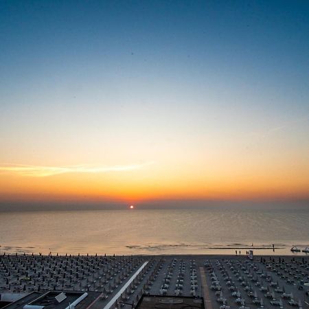 Hotel Negresco Milano Marittima Esterno foto