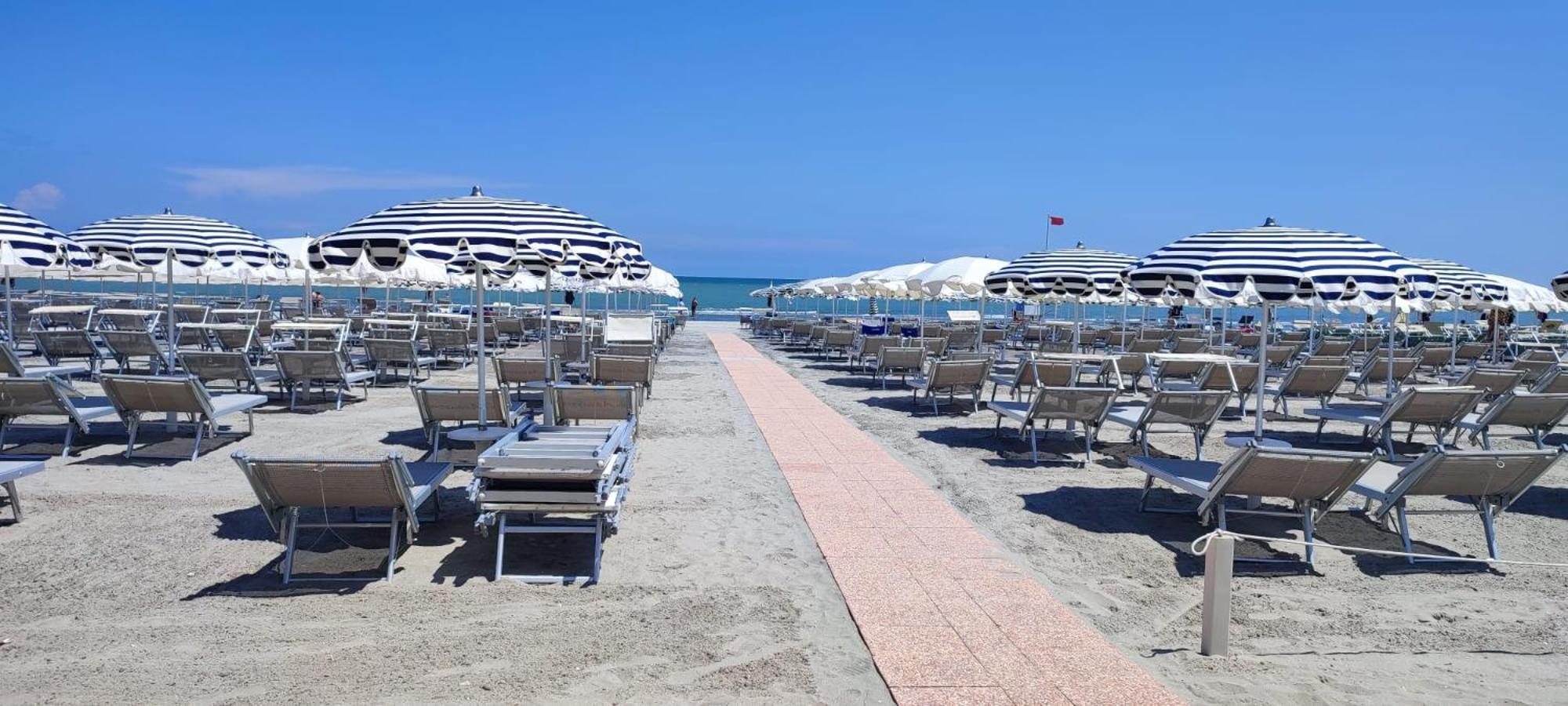 Hotel Negresco Milano Marittima Esterno foto