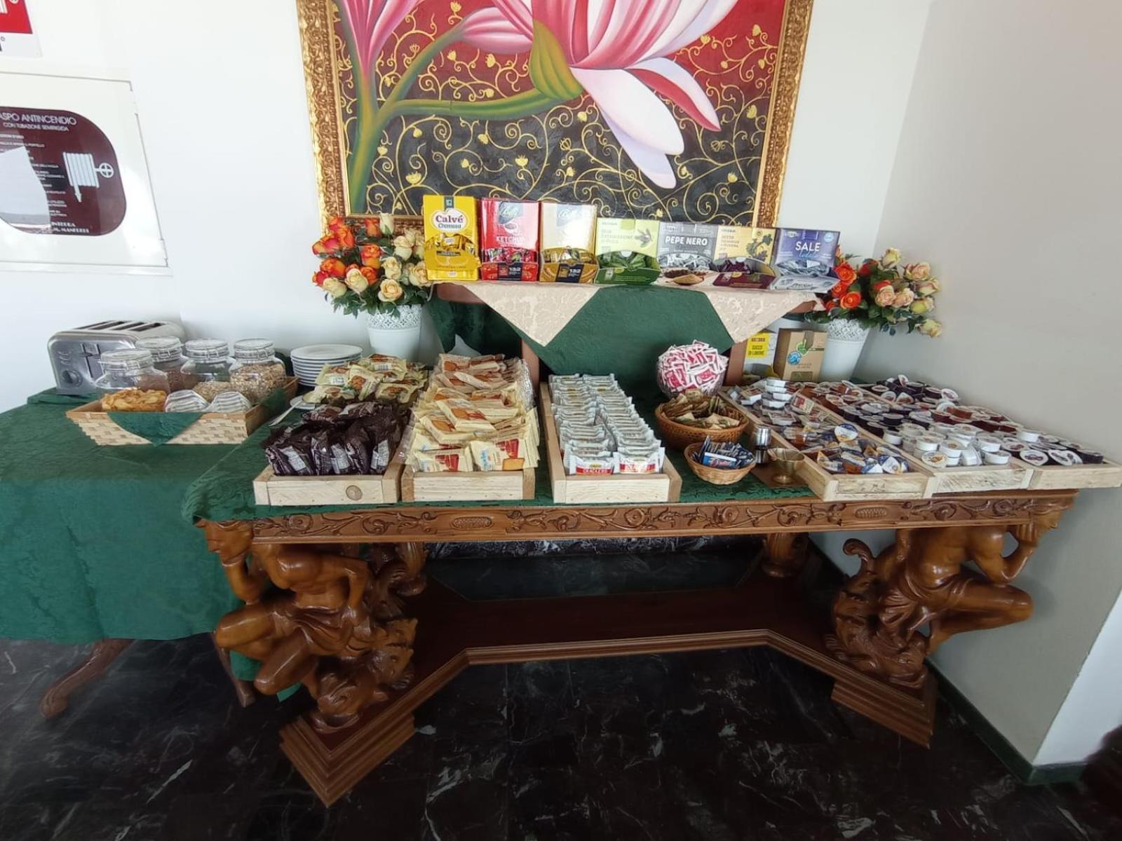 Hotel Negresco Milano Marittima Esterno foto