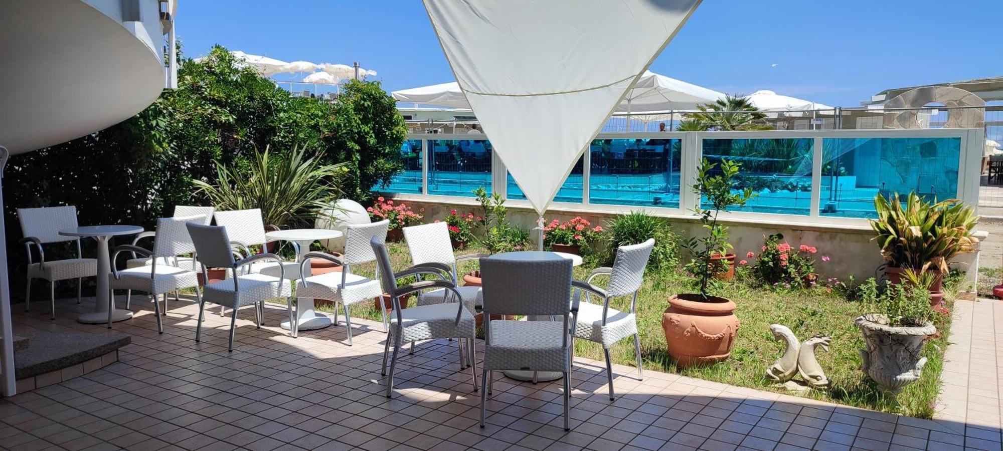 Hotel Negresco Milano Marittima Esterno foto
