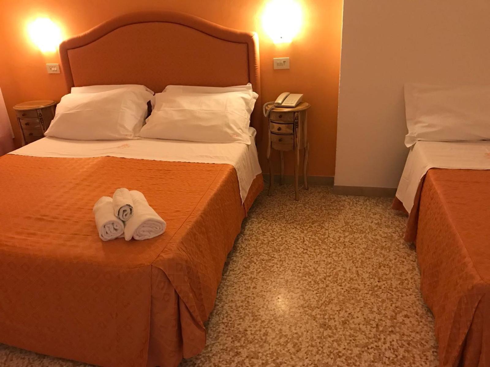 Hotel Negresco Milano Marittima Esterno foto