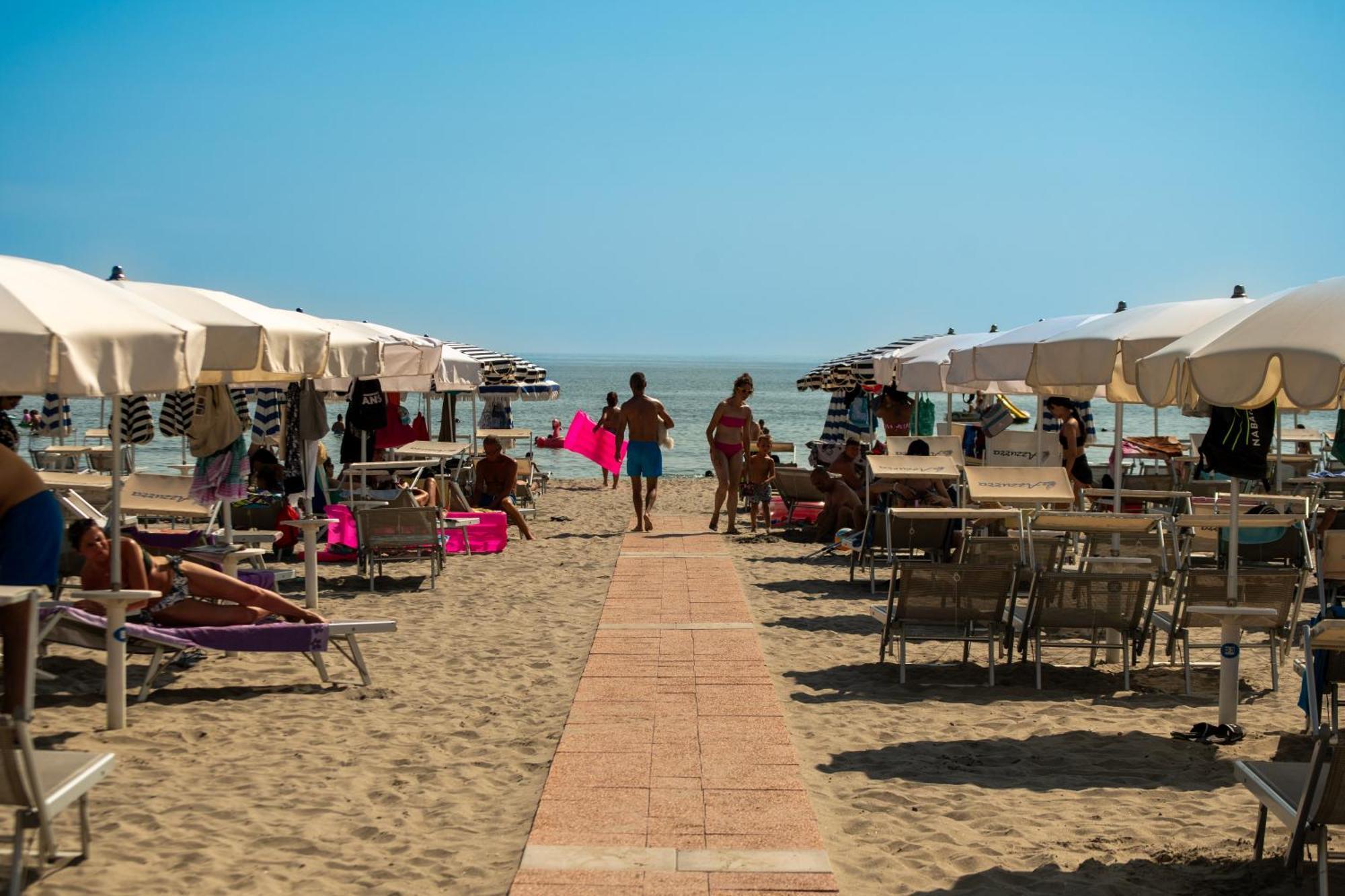 Hotel Negresco Milano Marittima Esterno foto
