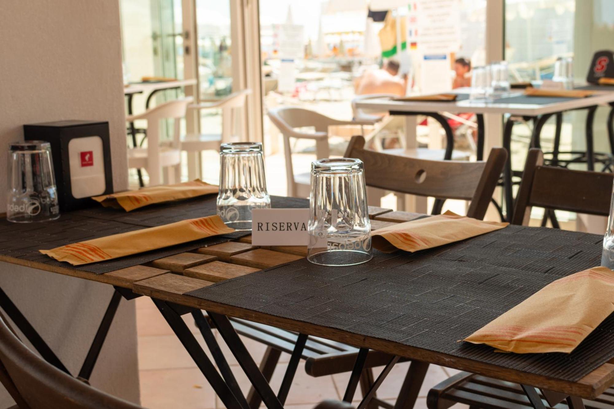 Hotel Negresco Milano Marittima Esterno foto