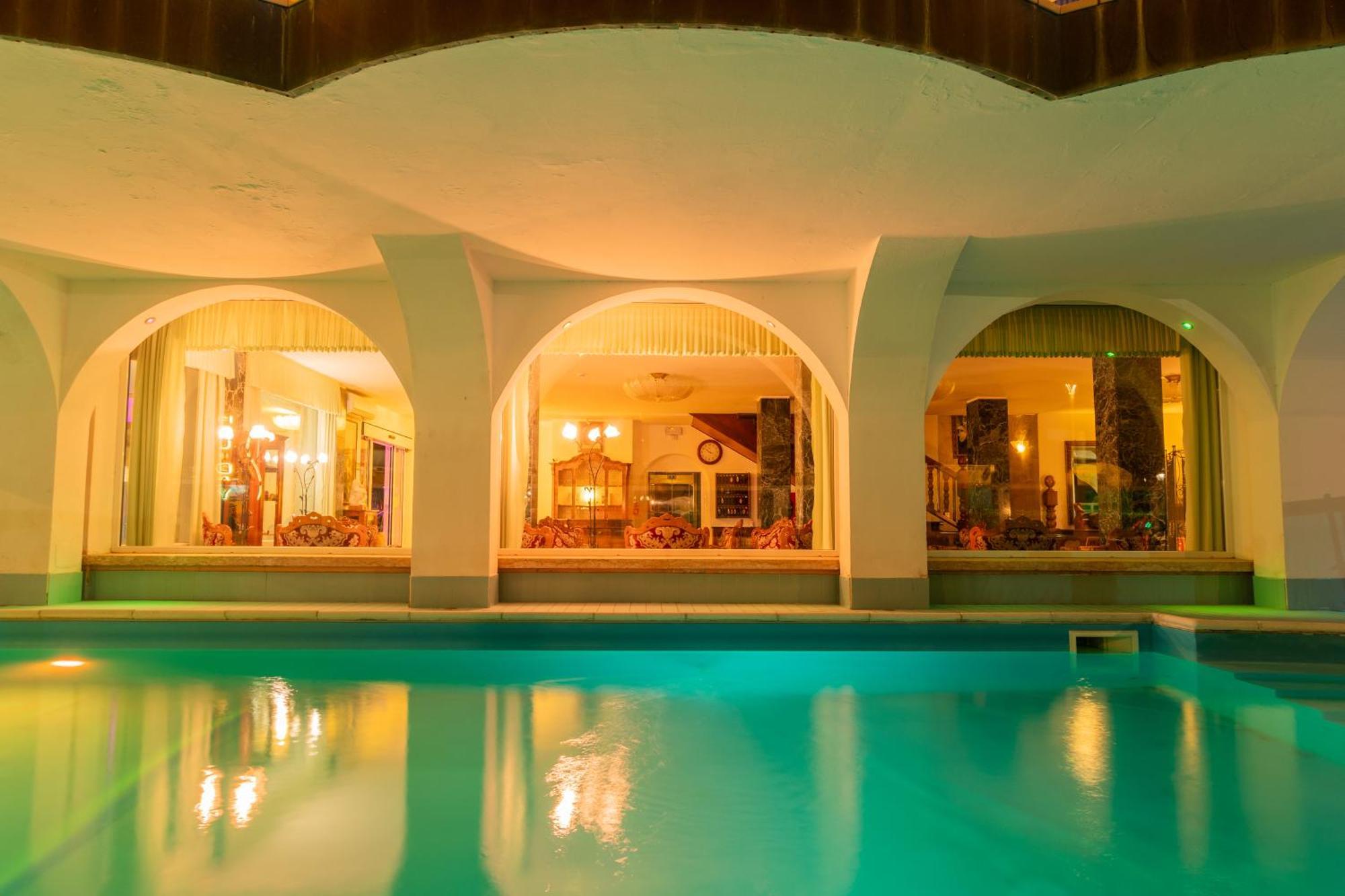 Hotel Negresco Milano Marittima Esterno foto