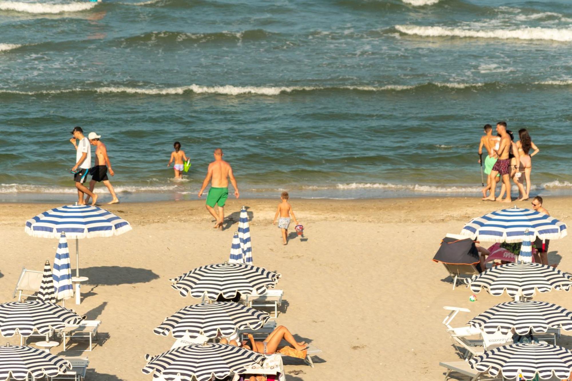Hotel Negresco Milano Marittima Esterno foto